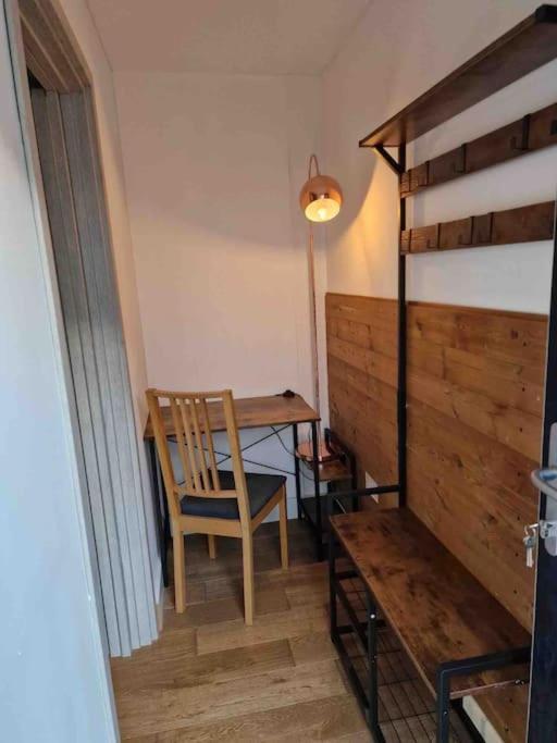 Two-Bedroom Cosy Country Lodge With Private Patio Greenhithe Exterior photo